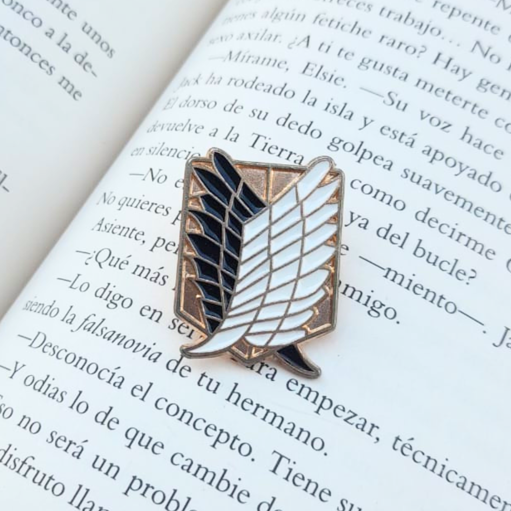 PIN SHINGEKI NO KYOJIN
