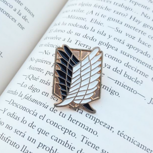 PIN SHINGEKI NO KYOJIN
